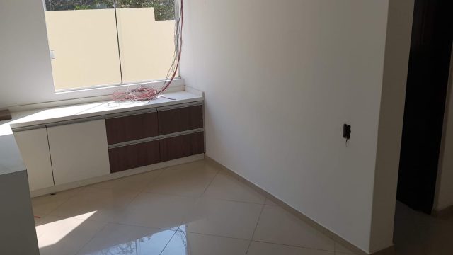 Casa comerecial na Rua Comendador Santiago Colle, 112 – Aluguel