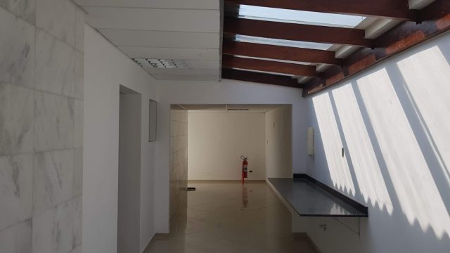 Casa comerecial na Rua Comendador Santiago Colle, 112 – Aluguel